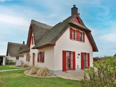 Das Gebäude in dem sich das Ferienhaus befindet