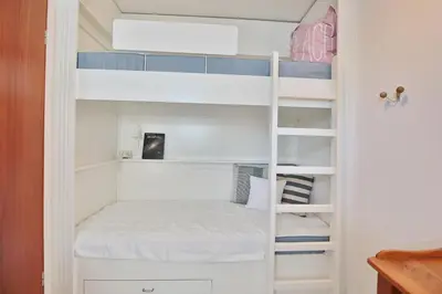 Ein Bett oder Betten in einem Zimmer der Unterkunft Berliner Hof Berliner Hof Appartement 510