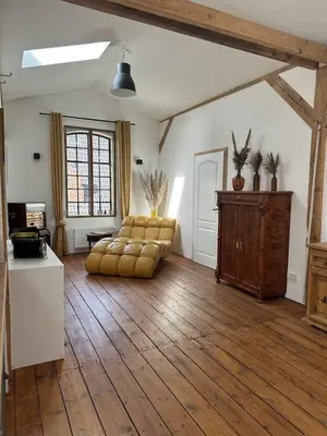 Ein Sitzbereich in der Unterkunft Urlaub in Einer Historischen Wassermühle an der Trave