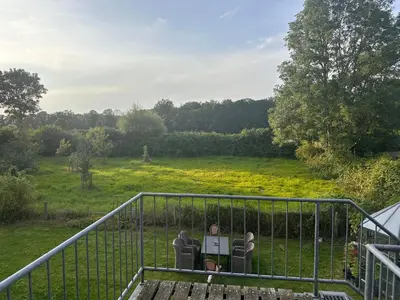 Ein Garten an der Unterkunft Grosses 2 Zi-DG in grüner Idylle!