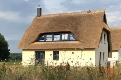 Das Gebäude in dem sich das Ferienhaus befindet