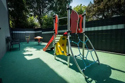Ein Kinderspielbereich in der Unterkunft Heaven House Regenbogen