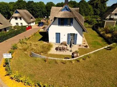 Das Gebäude in dem sich das Ferienhaus befindet