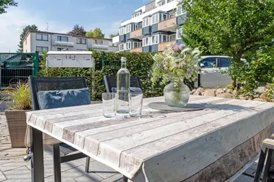 Das Gebäude in dem sich das Ferienhaus befindet