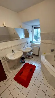 Ein Badezimmer in der Unterkunft Doppelzimmer im Einfamilienhaus, mit eigenem Bad und Küchenmitbenutzung