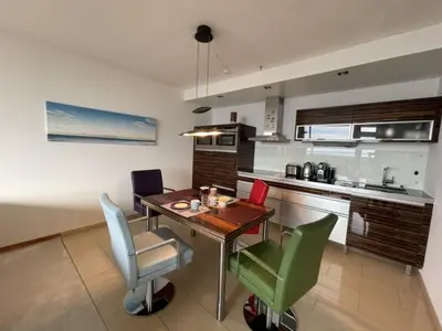 Küche/Küchenzeile in der Unterkunft Meeresrauschen 2-Zimmer-Meerblick-Appartement
