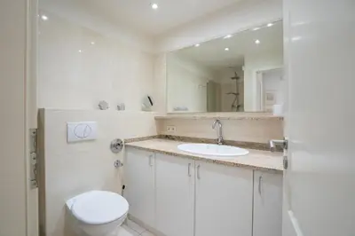 Ein Badezimmer in der Unterkunft H3 53 - Hanseat - Außenschwimmbad