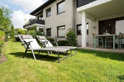 Ein Garten an der Unterkunft Seestraße 24 Seamaster