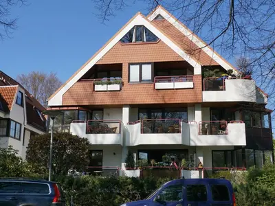 Das Gebäude in dem sich das Ferienhaus befindet