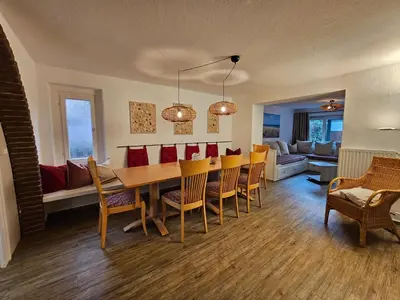 Ein Sitzbereich in der Unterkunft Ferienwohnung Raphael Timmendorfer Strand Gorch-Fock-Straße