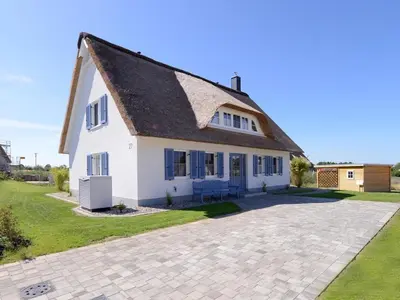Das Gebäude in dem sich das Ferienhaus befindet