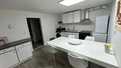 Küche/Küchenzeile in der Unterkunft KüstenNest gepflegte großzügige Ferienwohnung Nähe Ostsee mit Garten