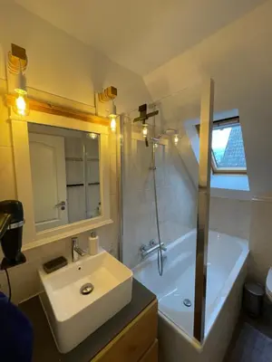Ein Badezimmer in der Unterkunft Apartments Meerzeit A