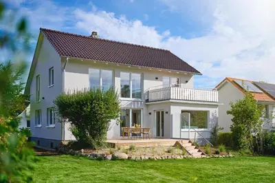 Ein Garten an der Unterkunft Lykke Hus - Traumhaus für bis zu 10 Personen