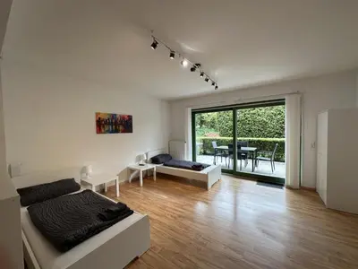 Ein Sitzbereich in der Unterkunft Unterkunft bei Lübeck - Zentral an der A1 - Parkplatz - Terrasse
