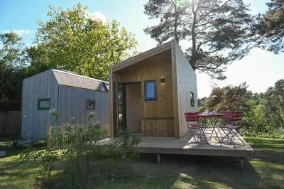 Ein Garten an der Unterkunft Green Tiny Spot Salemer See - Tiny House Nook 5