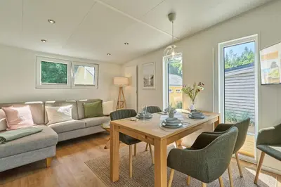 Ein Sitzbereich in der Unterkunft Ostseecamp Ferienhaus 