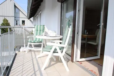 Ein Balkon oder eine Terrasse in der Unterkunft Alfred-Hagelstein-Straße, Fewo 159
