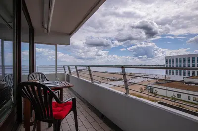 Ein Balkon oder eine Terrasse in der Unterkunft Trelleborgallee, Fewo 174
