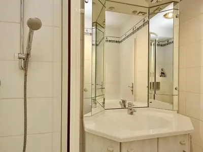 Ein Badezimmer in der Unterkunft Villa Miramare, Fewo 101