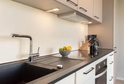 Küche/Küchenzeile in der Unterkunft Ferienwohnung Villa Heidenreich Nr. 1 - Scharbeutz