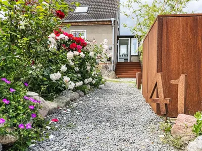 Ein Garten an der Unterkunft Holiday Home Meerhaus by Interhome
