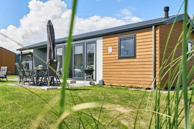 Das Gebäude in dem sich das Ferienhaus befindet
