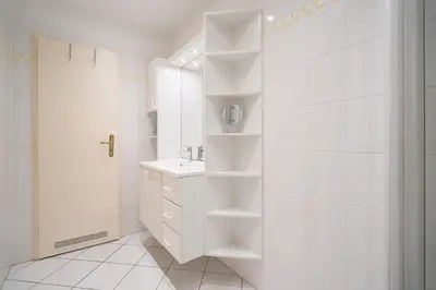 Ein Badezimmer in der Unterkunft Beau Rivage