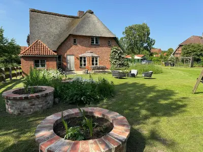 Ein Garten an der Unterkunft Design Hideaway On The Lauenburg Lake District