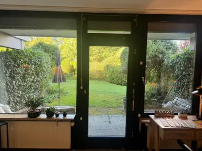 Ein Garten an der Unterkunft Wuff & Wellensicht Travemünde