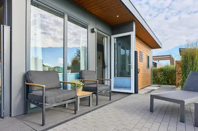 Ein Balkon oder eine Terrasse in der Unterkunft Süsel Seeparx Ferienhaus Strandgut 65