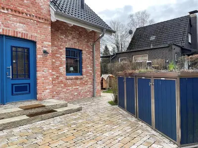 Das Gebäude in dem sich das Ferienhaus befindet
