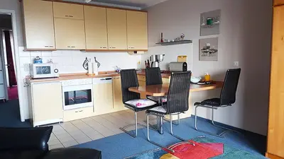 Küche/Küchenzeile in der Unterkunft Strandallee 50, Ferienwohnung mit direktem Meerblick