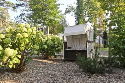 Ein Garten an der Unterkunft Strandpunkt