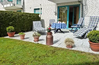 Ein Garten an der Unterkunft Domizil Strandburg App 17
