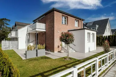 Das Gebäude in dem sich die Ferienwohnung befindet