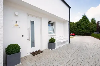 Das Gebäude in dem sich die Ferienwohnung befindet