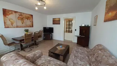 Ein Sitzbereich in der Unterkunft 2-Zimmer-Ferienwohnung im 1. Obergeschoss