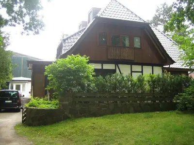 Das Gebäude in dem sich die Ferienwohnung befindet