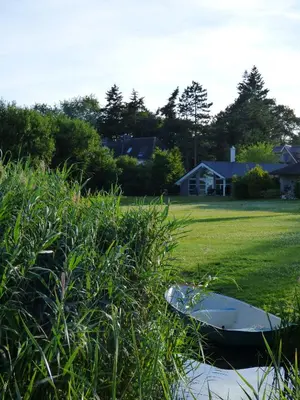 Ein Garten an der Unterkunft Haus Seeblick