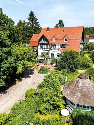 Ein Garten an der Unterkunft romantische Ferienwohnung Sachsenhof 2