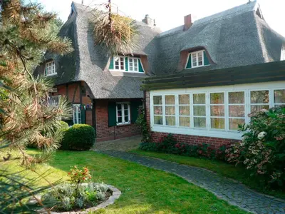 Ein Garten an der Unterkunft Landhaus-Marwede App 4