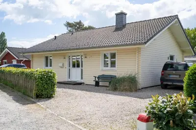 Das Gebäude in dem sich das Ferienhaus befindet
