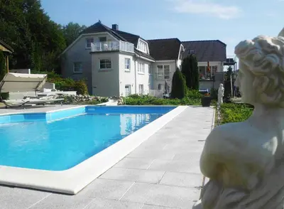 Der Swimmingpool an oder in der Nähe von Gästehaus Vogelsang