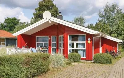 Das Gebäude in dem sich das Ferienhaus befindet