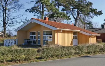 Das Gebäude in dem sich das Ferienhaus befindet