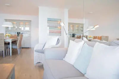 Ein Sitzbereich in der Unterkunft Ferienwohnung Residenz App. 148