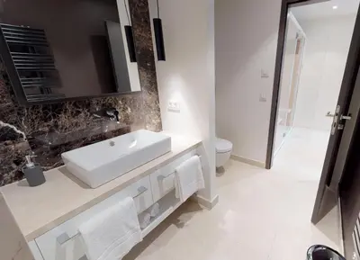 Ein Badezimmer in der Unterkunft White Pearl Apartment 3.03