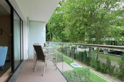 Ein Garten an der Unterkunft White Pearl Apartment 1.13