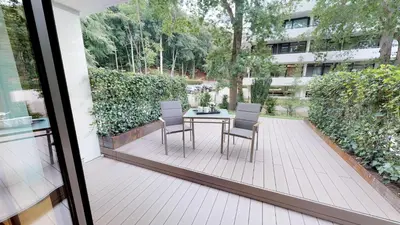 Ein Garten an der Unterkunft White Pearl Apartment 0.10